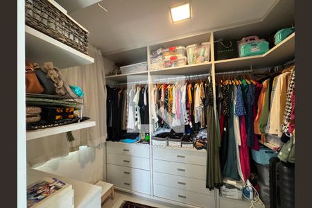 Casa de condomínio à venda com 196m², 2 quartos e 1 vagaSuíte