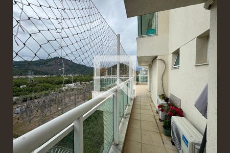 Casa de condomínio à venda com 196m², 2 quartos e 1 vagaÁrea externa