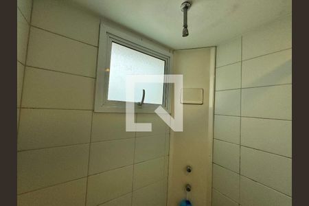 Casa de condomínio à venda com 196m², 2 quartos e 1 vagaSuíte - Banheiro