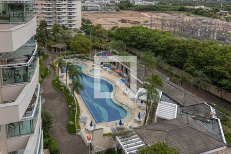 Casa de condomínio à venda com 196m², 2 quartos e 1 vagaÁrea externa