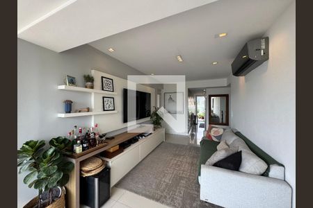 Sala de casa de condomínio para alugar com 2 quartos, 196m² em Recreio dos Bandeirantes, Rio de Janeiro