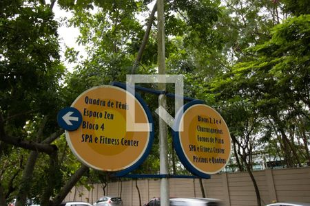 Casa de condomínio à venda com 196m², 2 quartos e 1 vagaÁrea externa