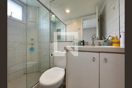 Casa de condomínio à venda com 196m², 2 quartos e 1 vagaSuíte - Banheiro