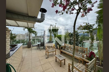 Casa de condomínio à venda com 196m², 2 quartos e 1 vagaÁrea externa