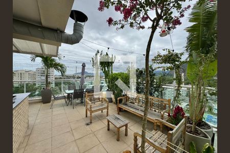 Casa de condomínio à venda com 196m², 2 quartos e 1 vagaÁrea externa