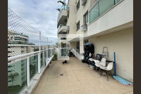 Casa de condomínio à venda com 196m², 2 quartos e 1 vagaÁrea externa