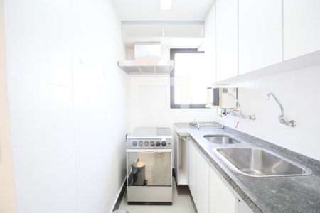 Cozinha de apartamento para alugar com 1 quarto, 45m² em Vila Andrade, São Paulo