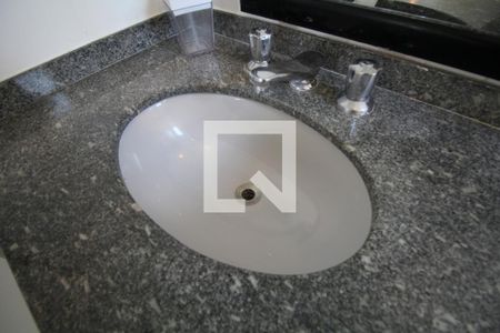 Banheiro de apartamento para alugar com 1 quarto, 45m² em Vila Andrade, São Paulo