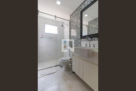 Apartamento à venda com 307m², 4 quartos e 5 vagasBanheiro da Suíte 2