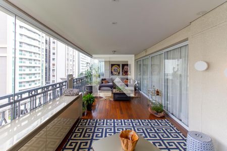 Varanda de apartamento à venda com 4 quartos, 307m² em Perdizes, São Paulo