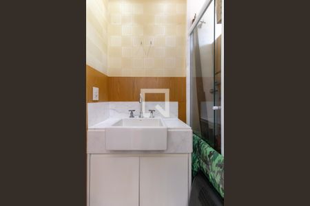 Apartamento à venda com 307m², 4 quartos e 5 vagasBanheiro da Suíte 4