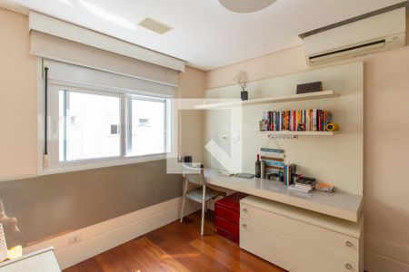 Apartamento à venda com 307m², 4 quartos e 5 vagasQuarto 2 - Suíte