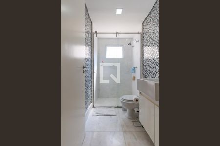 Apartamento à venda com 307m², 4 quartos e 5 vagasBanheiro da Suíte 2