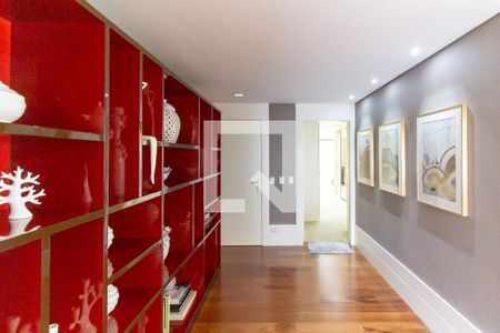 Apartamento à venda com 307m², 4 quartos e 5 vagasCorredor