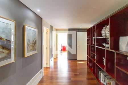 Apartamento à venda com 307m², 4 quartos e 5 vagasCorredor