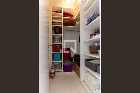 Apartamento à venda com 307m², 4 quartos e 5 vagasDespensa