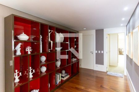 Apartamento à venda com 307m², 4 quartos e 5 vagasCorredor