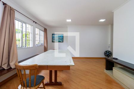 Casa à venda com 180m², 2 quartos e 2 vagasSala