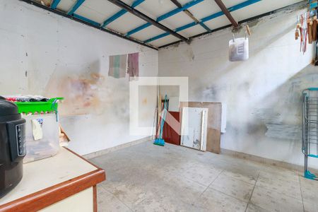 Casa à venda com 180m², 2 quartos e 2 vagasQuintal