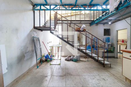 Casa à venda com 180m², 2 quartos e 2 vagasQuintal