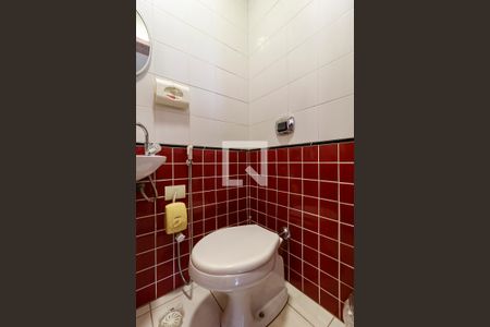 Casa à venda com 180m², 2 quartos e 2 vagasLavabo