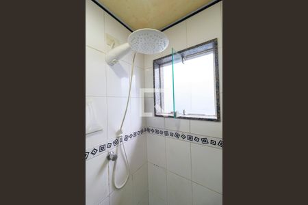 Casa à venda com 180m², 2 quartos e 2 vagasSuíte 1 - Banheiro