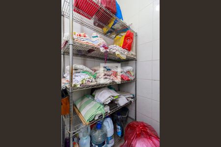 Casa à venda com 180m², 2 quartos e 2 vagasÁrea de Serviço - Banheiro