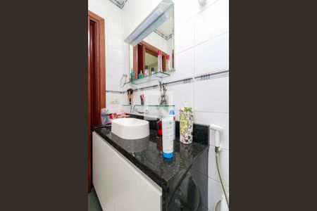 Casa à venda com 180m², 2 quartos e 2 vagasSuíte 2 - Banheiro