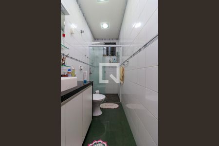 Casa à venda com 180m², 2 quartos e 2 vagasSuíte 2 - Banheiro