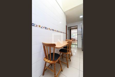 Casa à venda com 180m², 2 quartos e 2 vagasCozinha