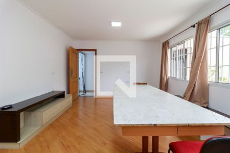 Casa à venda com 180m², 2 quartos e 2 vagasSala