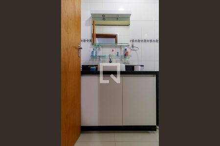 Casa à venda com 180m², 2 quartos e 2 vagasSuíte 1 - Banheiro