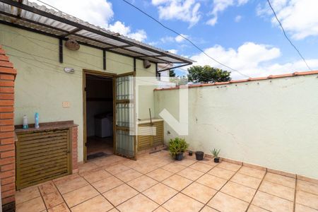 Casa à venda com 383m², 4 quartos e 2 vagasQuintal