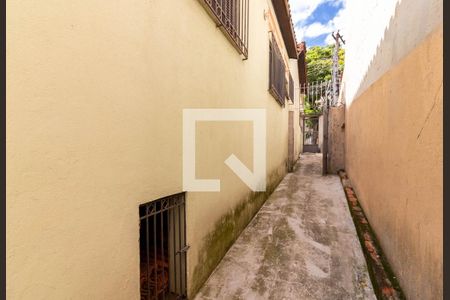 Casa à venda com 383m², 4 quartos e 2 vagasEntrada 