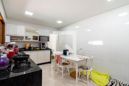 Casa à venda com 383m², 4 quartos e 2 vagasCozinha 2