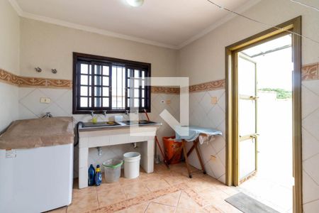 Casa à venda com 383m², 4 quartos e 2 vagasÁrea de Serviço