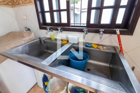 Casa à venda com 383m², 4 quartos e 2 vagasÁrea de Serviço