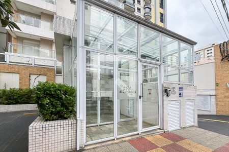 Apartamento à venda com 107m², 2 quartos e 3 vagasFachada + plaquinha