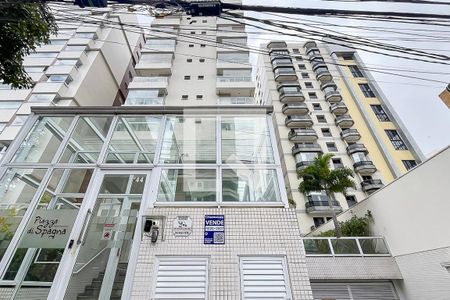 Apartamento à venda com 107m², 2 quartos e 3 vagasFachada + plaquinha