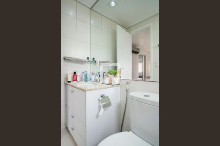 Apartamento à venda com 107m², 2 quartos e 3 vagasBanheiro da suíte