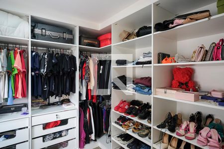 Apartamento à venda com 107m², 2 quartos e 3 vagasCloset da suíte