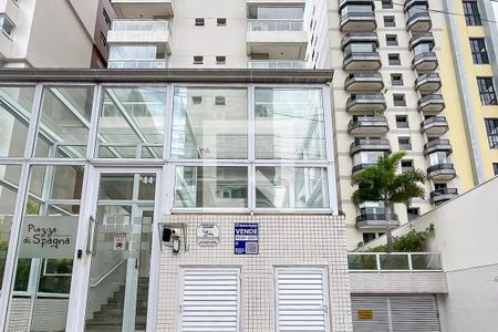 Apartamento à venda com 107m², 2 quartos e 3 vagasFachada + plaquinha