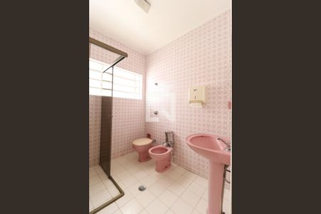 Casa para alugar com 230m², 3 quartos e 1 vaga Casa para alugar com 230m², 3 quartos e 1 vagaBanheiro da Suíte