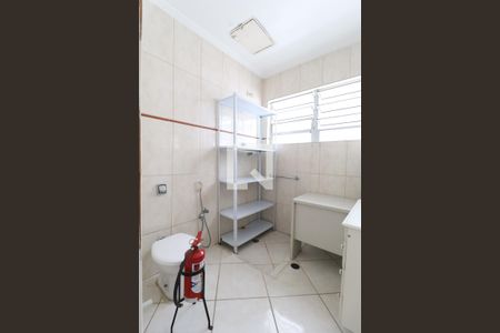 Casa para alugar com 230m², 3 quartos e 1 vaga Casa para alugar com 230m², 3 quartos e 1 vagaBanheiro