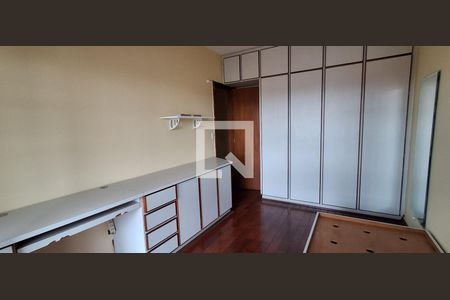 Apartamento para alugar com 120m², 3 quartos e 2 vagas Apartamento para alugar com 120m², 3 quartos e 2 vagasQuarto