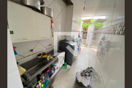 Casa à venda com 120m², 4 quartos e 1 vagaÁrea de Serviço