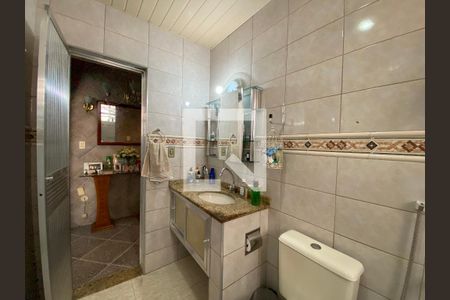 Casa à venda com 120m², 4 quartos e 1 vagaBanheiro