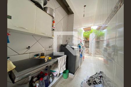 Casa à venda com 120m², 4 quartos e 1 vagaÁrea de Serviço