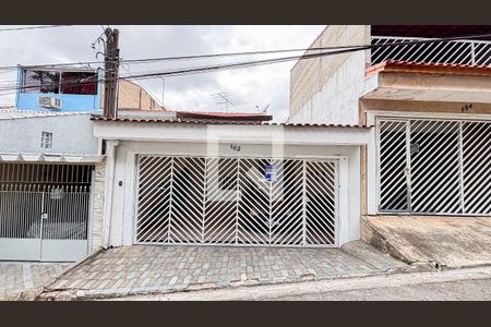 Casa à venda com 123m², 3 quartos e 2 vagas Casa à venda com 123m², 3 quartos e 2 vagasFachada