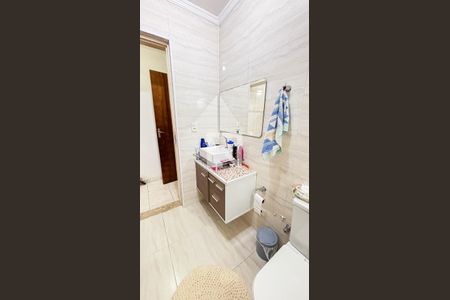 Casa à venda com 123m², 3 quartos e 2 vagas Casa à venda com 123m², 3 quartos e 2 vagasBanheiro